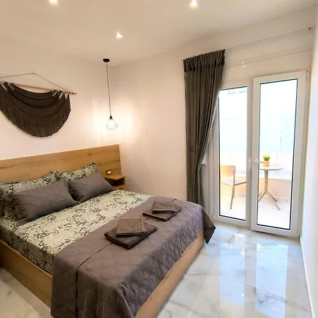Anthouli Homes 4, Steps From And Centre Apartman