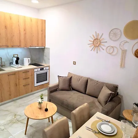 Anthouli Homes 4, Steps From And Centre Apartman